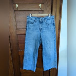 Old Navy Extra High Rise Wide Leg Cropped Jean